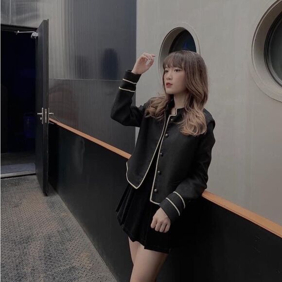 ZARA CROPPED JACKET WITH GOLD DETAILS - Picture 8 of 13